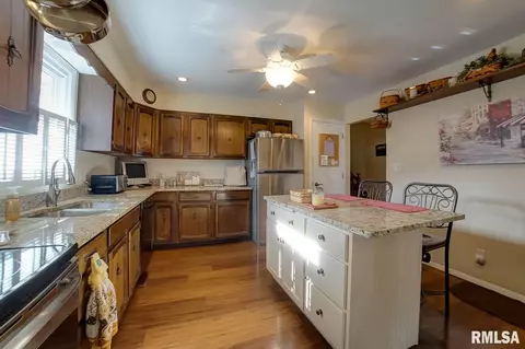 2704 Arrowhead Dr, Springfield, IL 62702 photo 13