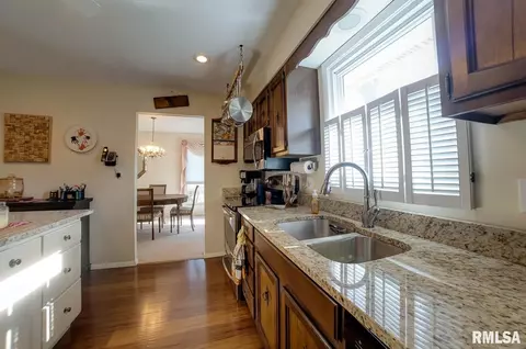 2704 Arrowhead Dr, Springfield, IL 62702 photo 15
