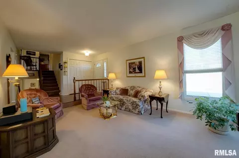 2704 Arrowhead Dr, Springfield, IL 62702 photo 7