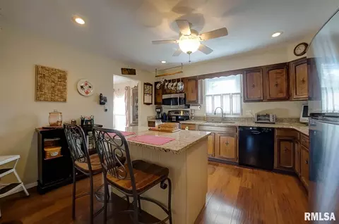 2704 Arrowhead Dr, Springfield, IL 62702 photo 17