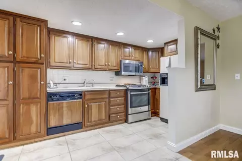 2429 Churchill Rd, Springfield, IL 62702 photo 7