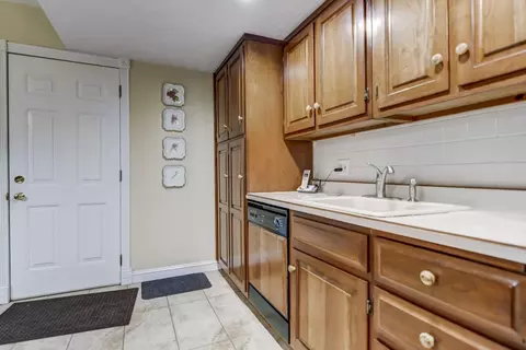 2429 Churchill Rd, Springfield, IL 62702 photo 9