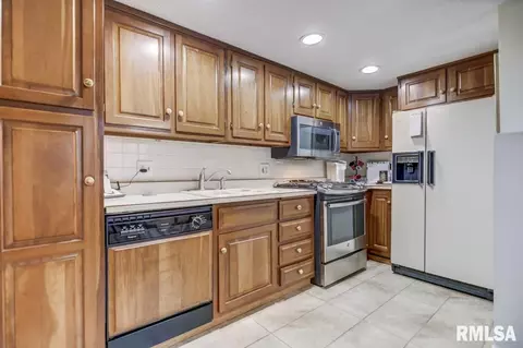 2429 Churchill Rd, Springfield, IL 62702 photo 8