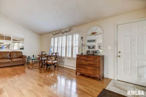 2429 Churchill Rd, Springfield, IL 62702 photo 5