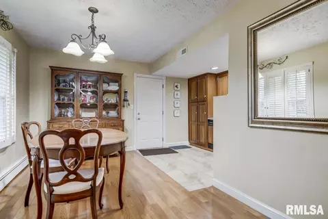 2429 Churchill Rd, Springfield, IL 62702 photo 10