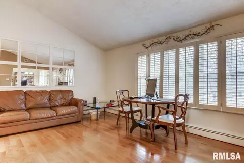 2429 Churchill Rd, Springfield, IL 62702 photo 4