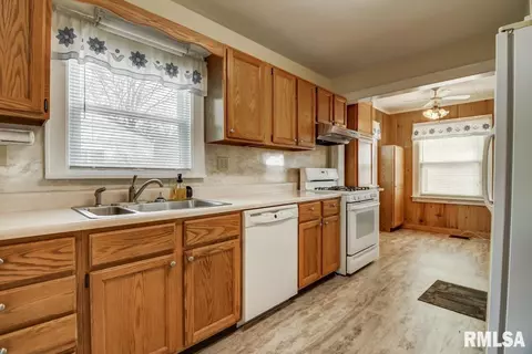 632 E Main St, Rochester, IL 62563 photo 14