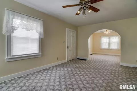 632 E Main St, Rochester, IL 62563 photo 12