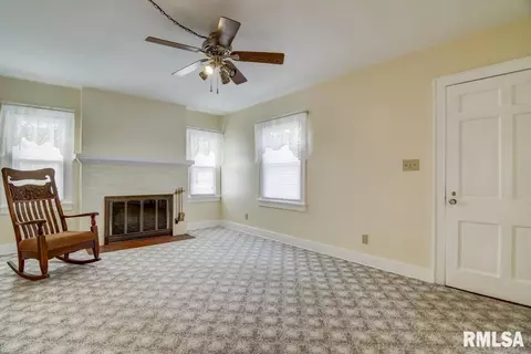 632 E Main St, Rochester, IL 62563 photo 7