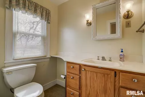 632 E Main St, Rochester, IL 62563 photo 27