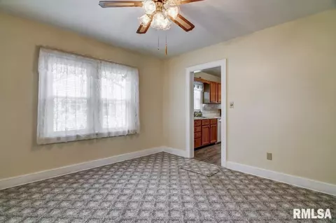 632 E Main St, Rochester, IL 62563 photo 11