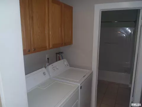 1408 W Edwards St, Springfield, IL 62704 photo 8