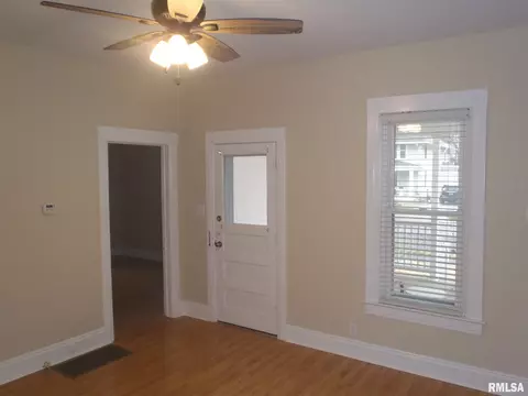 1408 W Edwards St, Springfield, IL 62704 photo 2