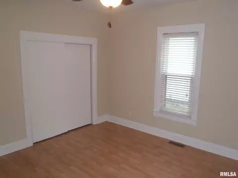 1408 W Edwards St, Springfield, IL 62704 photo 4