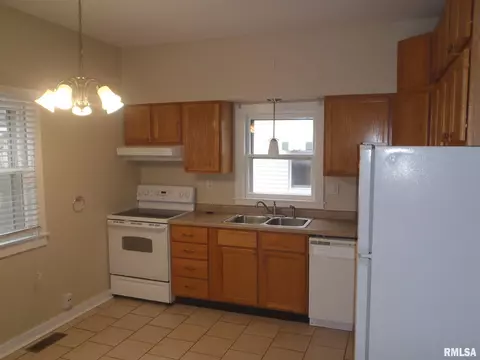 1408 W Edwards St, Springfield, IL 62704 photo 6