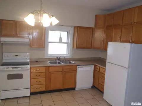1408 W Edwards St, Springfield, IL 62704 photo 5