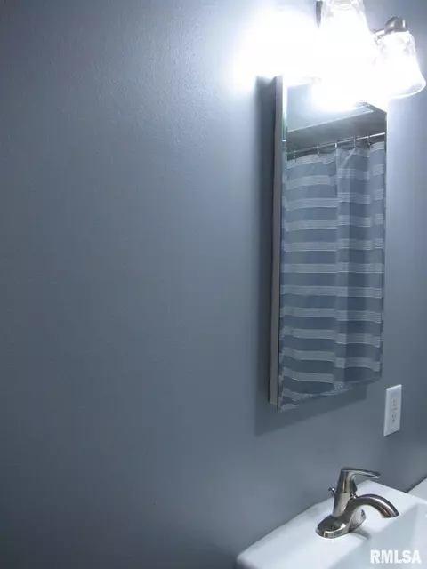 1921 N 22nd St, Springfield, IL 62702 photo 14