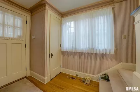 1400 Bates Ave, Springfield, IL 62704 photo 8