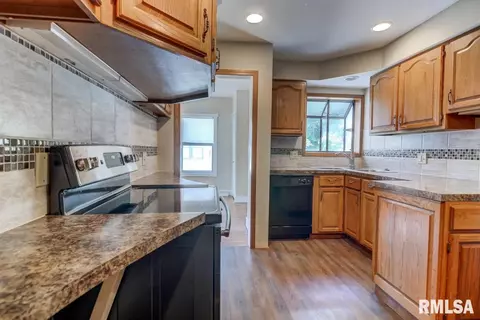519 E Ash St, Springfield, IL 62703 photo 9