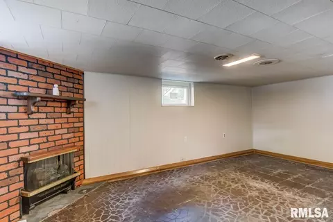 519 E Ash St, Springfield, IL 62703 photo 24