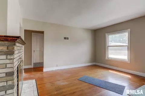519 E Ash St, Springfield, IL 62703 photo 5
