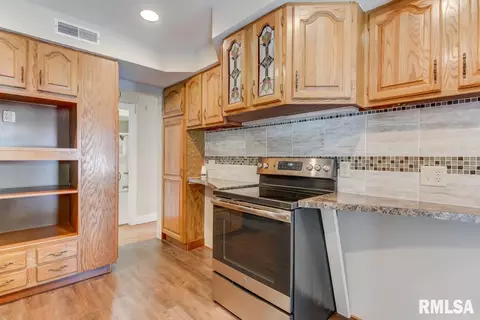 519 E Ash St, Springfield, IL 62703 photo 7