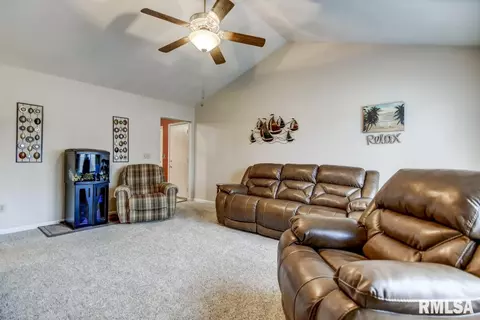 2100 Brook Mill Ct, Springfield, IL 62704 photo 5