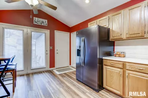 2100 Brook Mill Ct, Springfield, IL 62704 photo 9