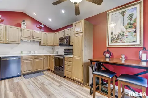 2100 Brook Mill Ct, Springfield, IL 62704 photo 8