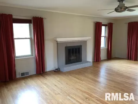 2004 Fairway Dr, Springfield, IL 62704 photo 4