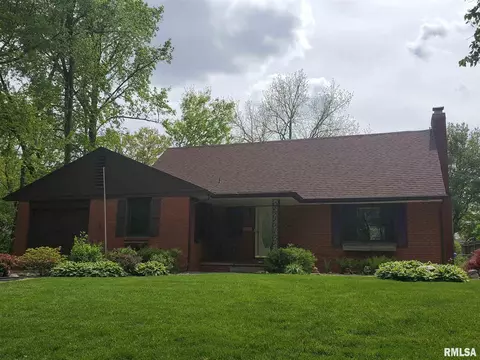 2004 Fairway Dr, Springfield, IL 62704 photo 2