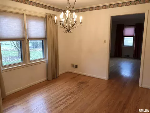 2004 Fairway Dr, Springfield, IL 62704 photo 8
