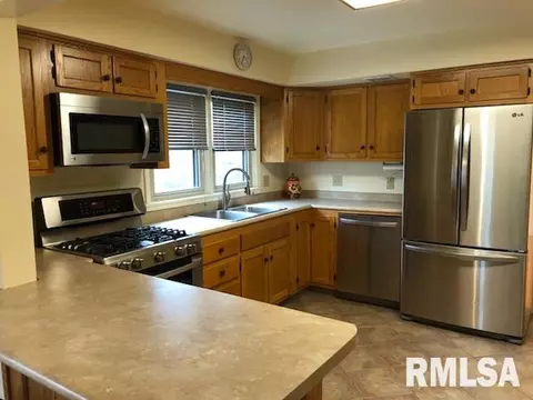 2004 Fairway Dr, Springfield, IL 62704 photo 10