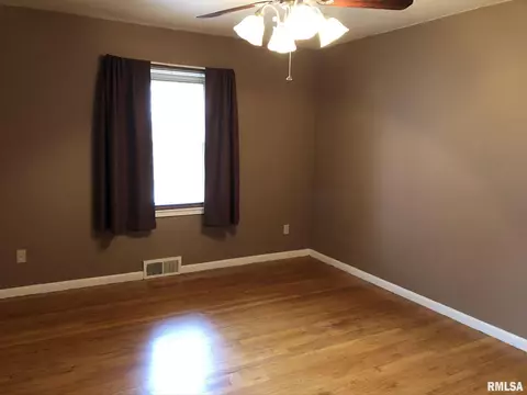 2004 Fairway Dr, Springfield, IL 62704 photo 17