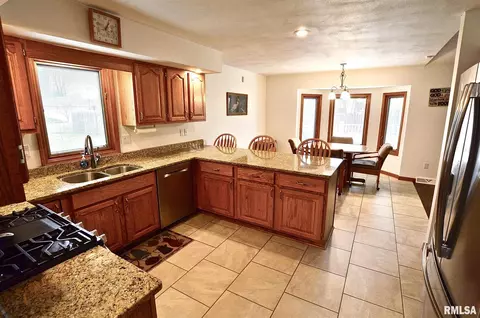 2520 Shawnee Dr, Springfield, IL 62702 photo 9