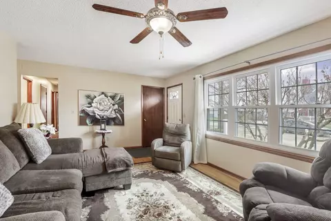 501 Rainbow Dr, Athens, IL 62613 photo 4