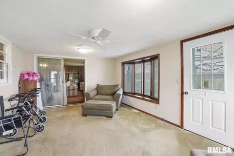 501 Rainbow Dr, Athens, IL 62613 photo 8