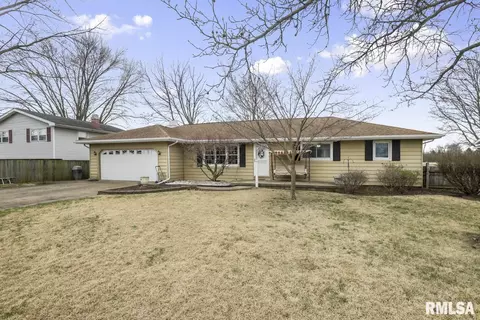 501 Rainbow Dr, Athens, IL 62613 photo 1
