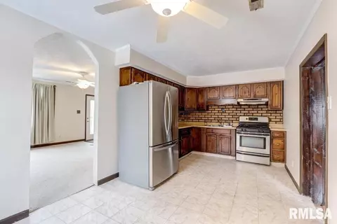 3128 Carman Ave, Springfield, IL 62703 photo 4