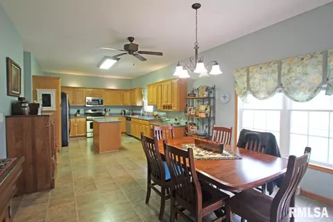 3904 Surry Place Ln, Springfield, IL 62711 photo 5