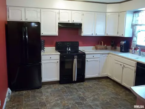 2209 Trowbridge Rd, Springfield, IL 62703 photo 4