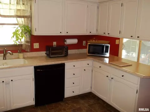 2209 Trowbridge Rd, Springfield, IL 62703 photo 6