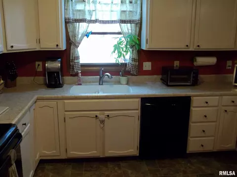 2209 Trowbridge Rd, Springfield, IL 62703 photo 5