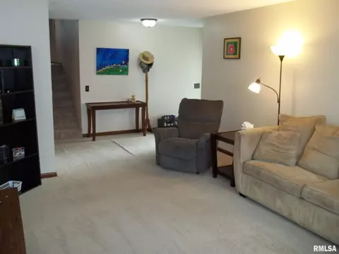 2209 Trowbridge Rd, Springfield, IL 62703 photo 3
