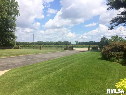 3825 S 2nd St, Springfield, IL 62703 photo 2
