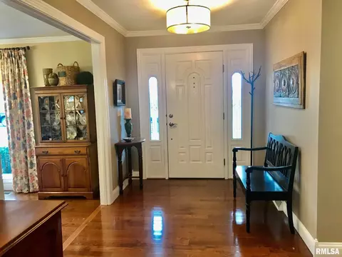 3825 S 2nd St, Springfield, IL 62703 photo 3