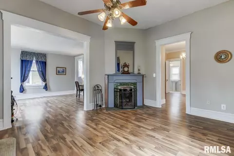 1130 N Osburn Ave, Springfield, IL 62702 photo 3