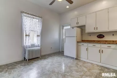 1130 N Osburn Ave, Springfield, IL 62702 photo 8
