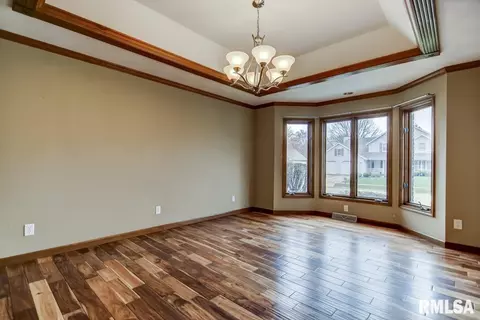 405 Colbrook Dr, Springfield, IL 62702 photo 8