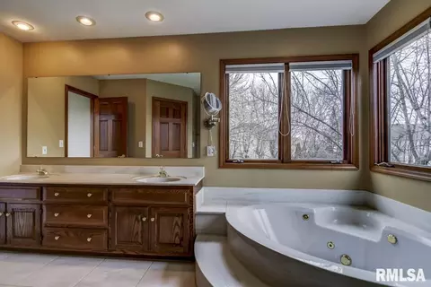 405 Colbrook Dr, Springfield, IL 62702 photo 28